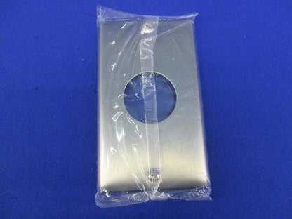 新金属埋込コンセントプレート(11枚入) WN9513