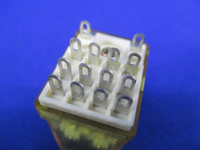 RY形ミニチュアリレー プラグイン端子 動作表示灯なし(3個入) RY4S