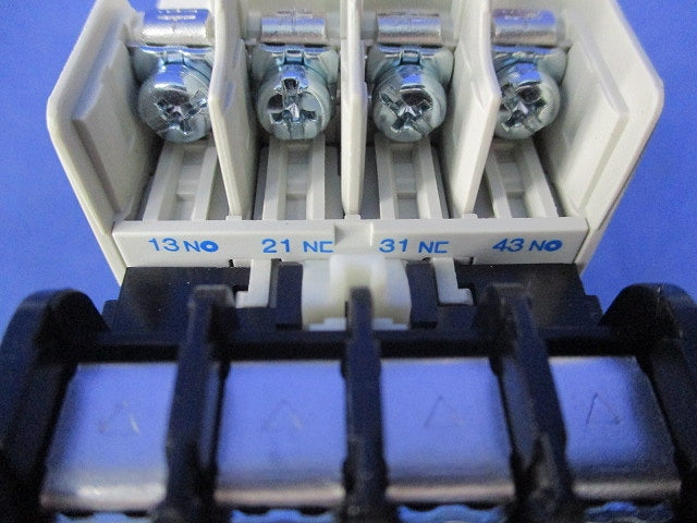 電磁継電器 (本体SR-N4 + 補助接点UN-AX4)200V SR-N8