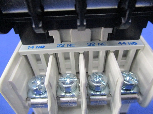 電磁継電器 (本体SR-N4 + 補助接点UN-AX4)200V SR-N8