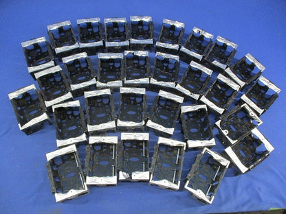 住宅用スイッチポックス(30個入)(25個ネジ無) DM80100