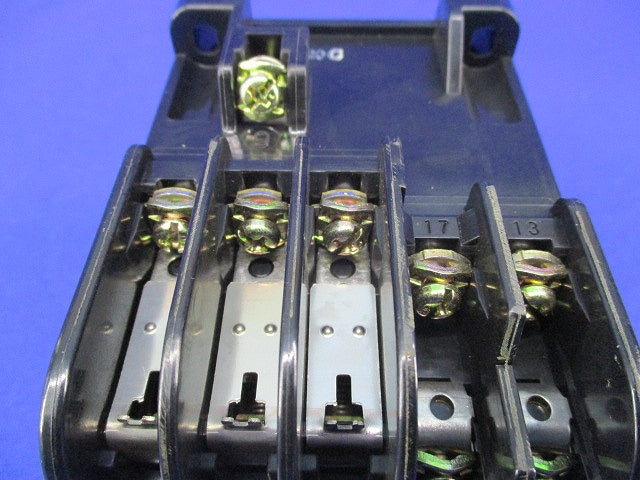 標準形電磁接触器100V SRC3631-5-1N