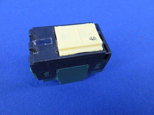 埋込パイロットスイッチC(3路)National WT5242