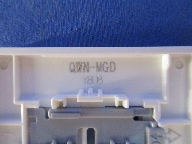 H-WIDE 操作板ダブルマーク付表示灯付(17個入) QWN-MGD