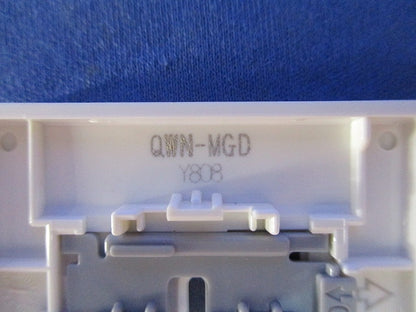H-WIDE 操作板ダブルマーク付表示灯付(17個入) QWN-MGD
