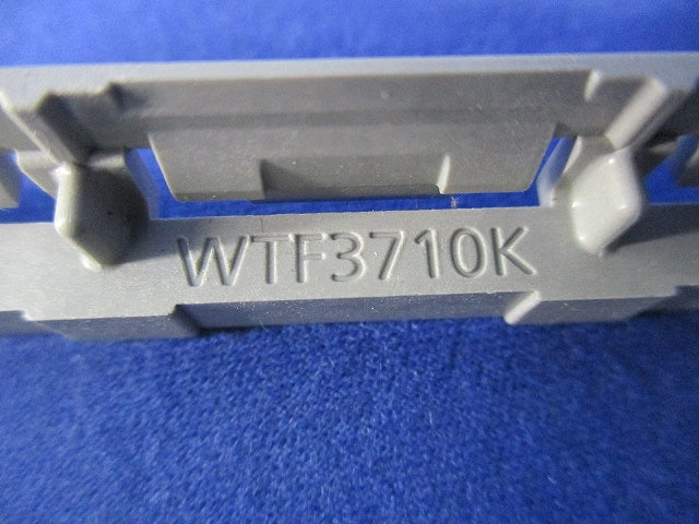 埋込絶縁コンセント取付枠(20個入) WTF3710K