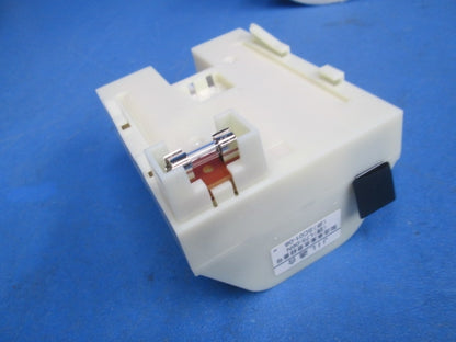 非常用ダウンライトφ100(15年製)(製造年確認の為開梱済) LDB31001