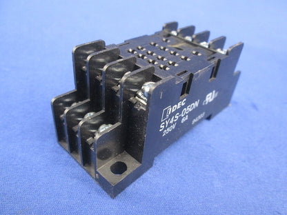 リレーソケット(3個入) SY4S-05DN