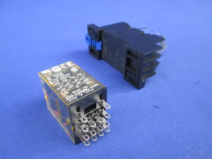 ユニバーサルリレーソケットセット(2組入) RU4S-A200