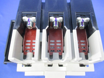 ノーヒューズブレーカ3P30A NF63-HV