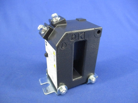 角窓貫通形低圧変流器ダブルモールド形 CC3M2-5005