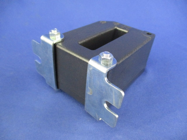 角窓貫通形低圧変流器ダブルモールド形 CC3M2-5005