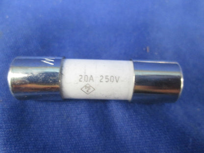 セラミックヒューズ 20A(18個入) 20A250V