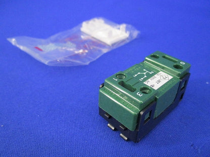 埋込「入」「切」表示スイッチセットダブル用(マットホワイト) WTA525123W