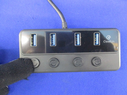 4ポートUSB3.0データハブ QF01-00008