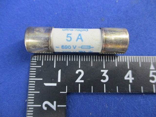 セラミック管ヒューズ5A(4個入) 型番不明