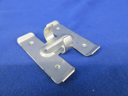 ステンレス ダクタークリップ用受具 配管支持金具(7個入) S-FEPUS