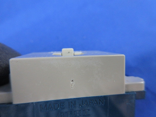 埋込テレホンモジュラジャック(6個入)(キズ・汚れ有)利休色 WNT15629G