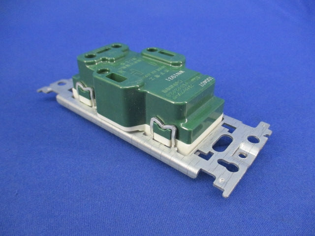 15A・20A兼用埋込アースターミナル付接地コンセント(4個入) WN1931