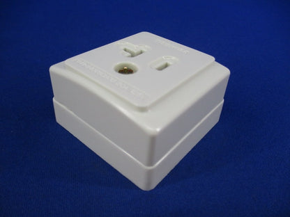 15A20A兼用露出コンセント(12個入) DC1171(W)