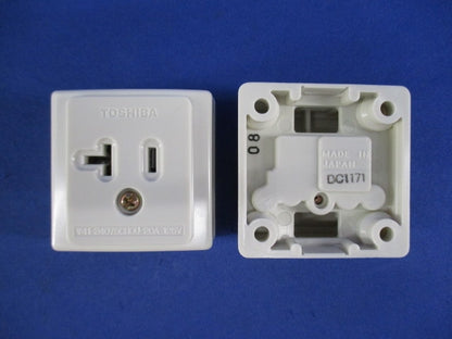 15A20A兼用露出コンセント(12個入) DC1171(W)
