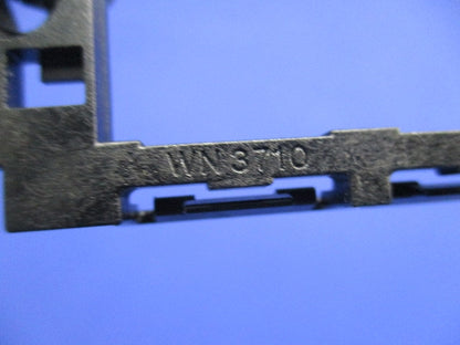 埋込絶縁ワンタッチ取付枠2型(13個入) WN3710
