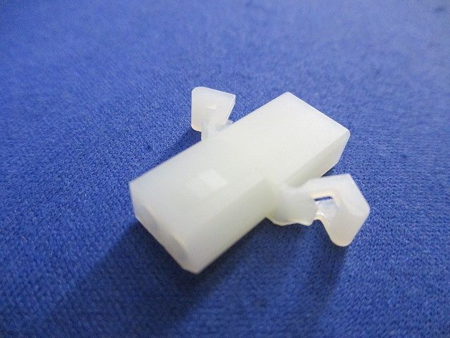 コネクター 2極 リセプタクル ハウジング パネル取付用耳付(100個入) 1625-2R2