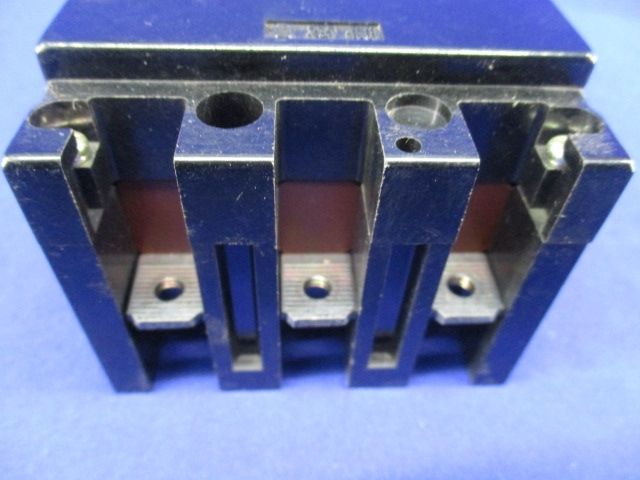 過負荷 短絡保護兼用 漏電しゃ断器 3P32A30mA(ジャンク品) SG33AM