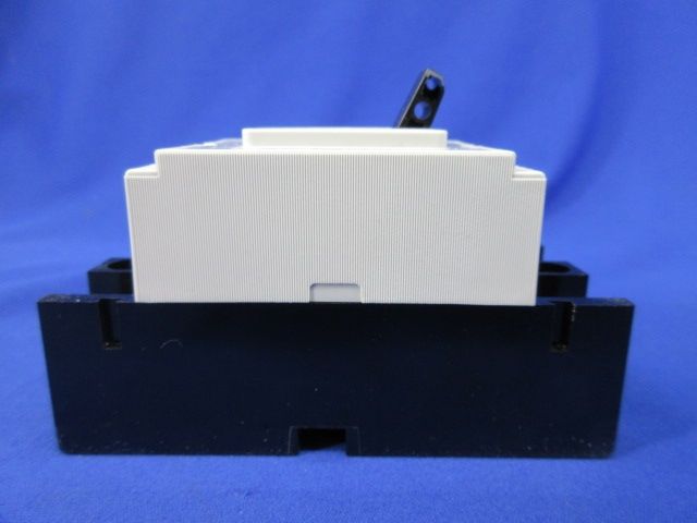 配線用遮断器 ノーヒューズブレーカー2P5A NF30-CS