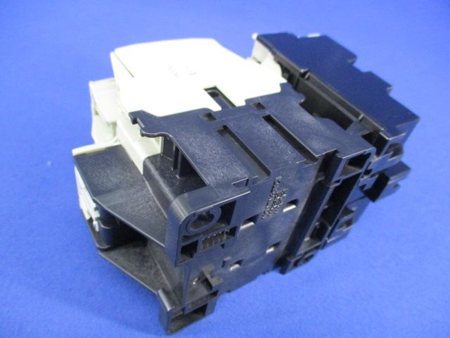 開放形電磁開閉器 2.8A-4.4A MSO-T21