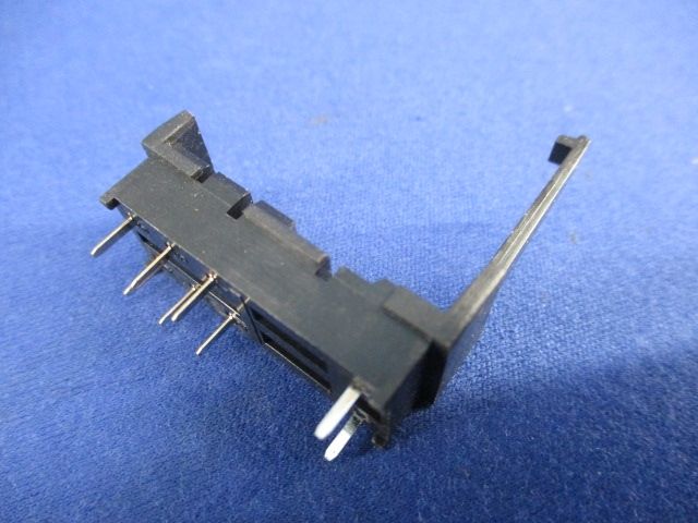 裏面接続角型ソケット 8ピン(10個入) P2R-08P