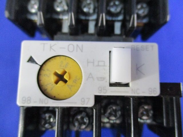 電磁開閉器 1.7A-2.6A DC200V SC-05/G+TK-0N