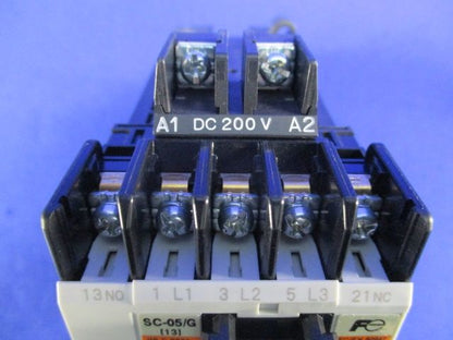電磁開閉器 4A-6A DC200V SC-05/G+TK-0N