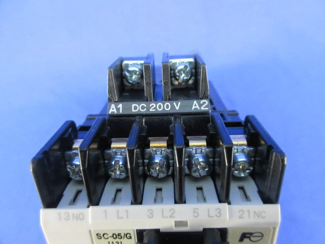 電磁開閉器9-13ADC200V SW-05/G/2E