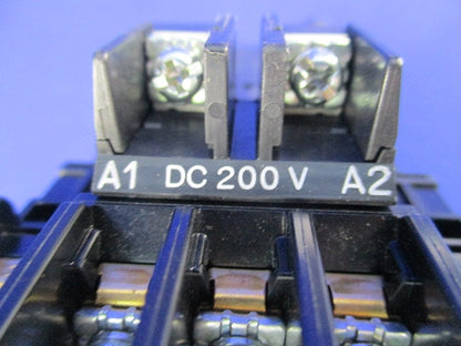電磁開閉器1.7-2.6ADC200V SW-05/G/2E