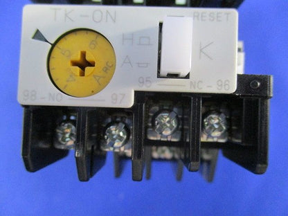 電磁開閉器 4A-6A DC200V(未使用品) SC-05/G+TK-0N