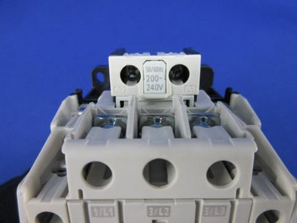 開放形電磁開閉器 2.8A-4.4A S-T21+TH-T25
