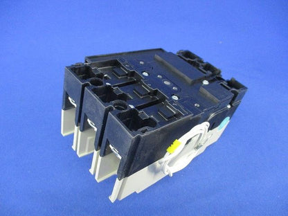 ノーヒューズブレーカ3P30A(単3中性線欠相保護付) NF63-NCV