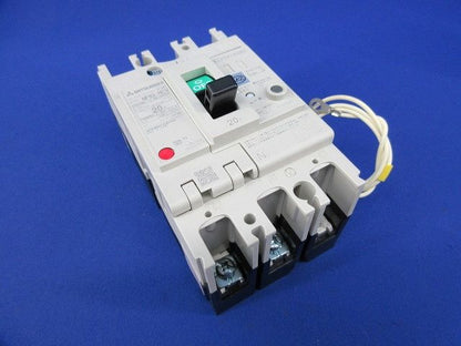 ノーヒューズブレーカ3P20A(単3中性線欠相保護付)ビス不足 NF63-NCV