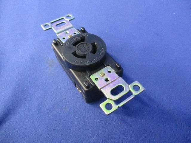 引掛形埋込コンセント(4個入) 3120