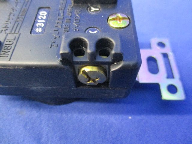 引掛形埋込コンセント(4個入) 3120