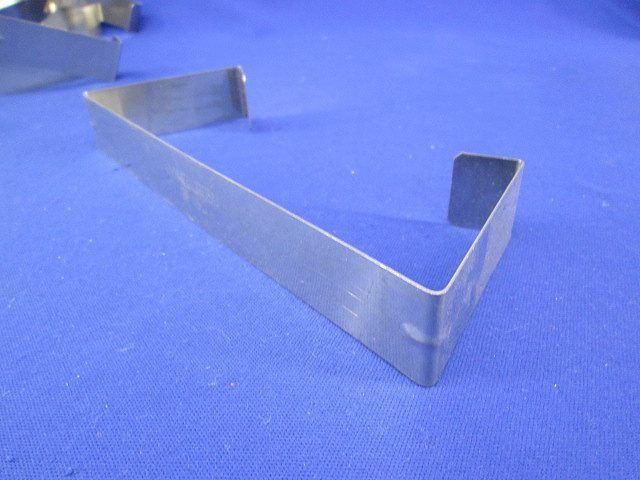 ダクト 蓋とめ金具(17個入)(汚れ有) DF18C