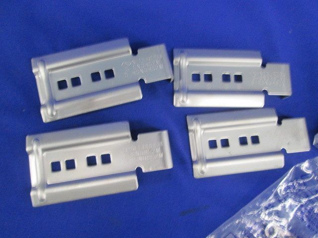 みぞ形鋼用振れ止め金具(4個入) S-SNQRS2M