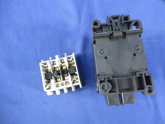補助継電器100V・接点ユニットセット(キズ・汚れ有) AR4+TB-AX22H/65