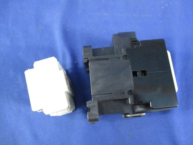 補助継電器100V・接点ユニットセット(キズ・汚れ有) AR4+TB-AX22H/65