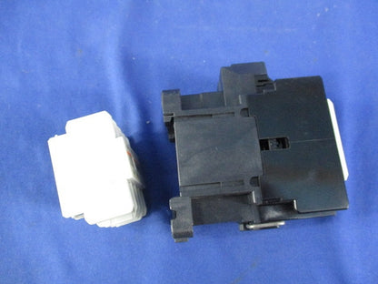 補助継電器100V・接点ユニットセット(キズ・汚れ有) AR4+TB-AX22H/65