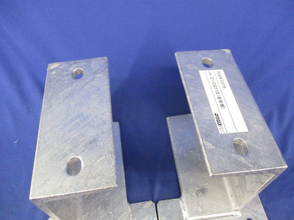 床面固定立上りケーブルラック用耐震架台(亜鉛)(1セット入)(キズ・汚れ有) Z-CGY15