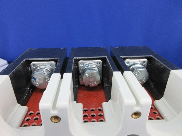 配線用遮断器 3P300A(箱違い) S-400S