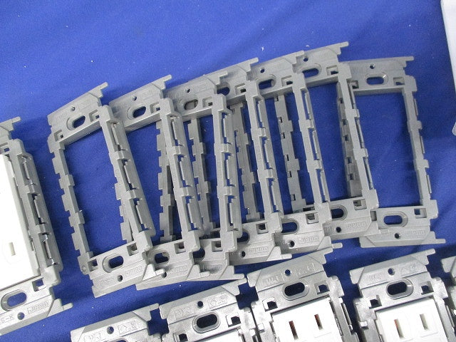 ダブルコンセント・取付枠セット(混在15個入)(ピュアホワイト) JEC-BN-55GK他