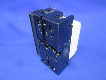 低圧遮断器 2P15A NF30-CS